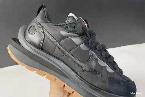 DD1875-001 Vaporwaffle Gum Sacai Nike Black 0602